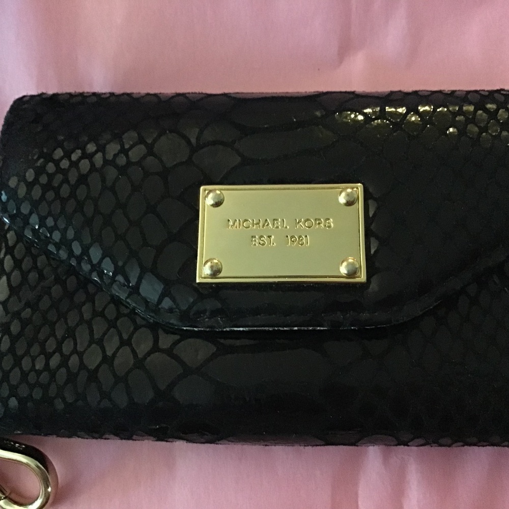 Michael Kors Black Snakeskin Wallet/Wristlet/Phone Case